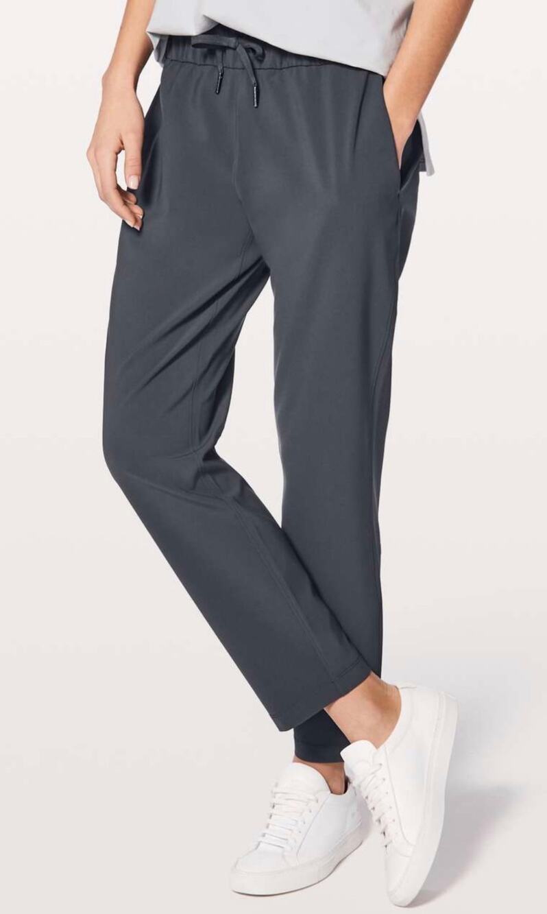 Lululemon On The Fly Pant Woven 28" in Oil Blue Size 8